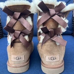 Ugg Boots size women 8 in GUC.